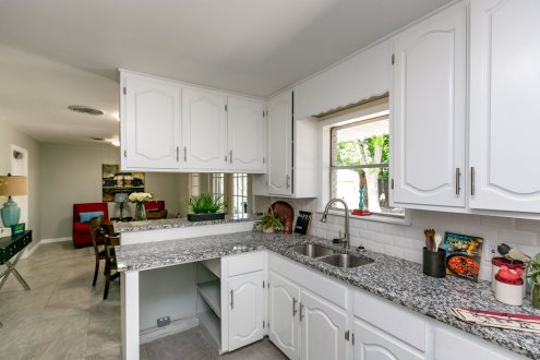 general contractor corpus christi made this beautiful kitchen